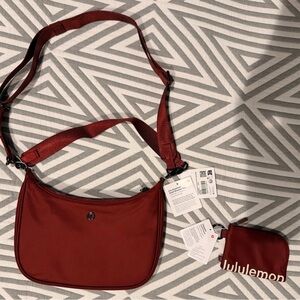 NWT Lululemon City Essentials Small Shoulder Bag 3L with Clipable Card Case